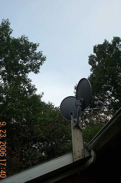 Sat Dish 61-5 LOS Through Trees 9-23-06.jpg