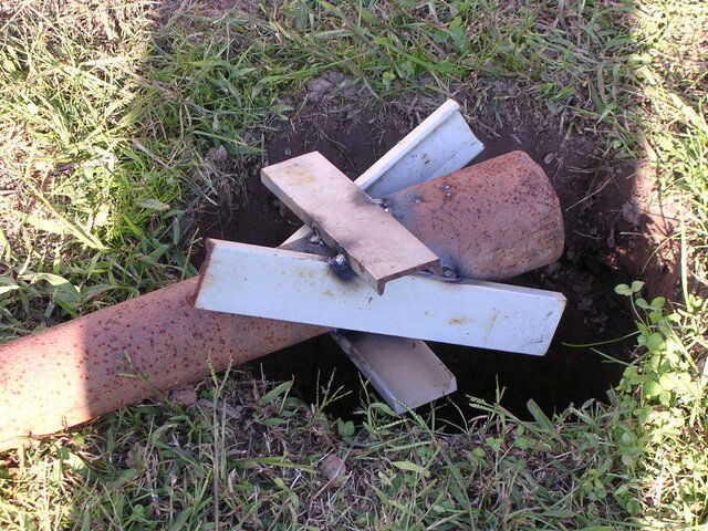 Sat pole roots 001.jpg