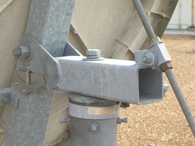 prodelin-1-8-m-mount-rear-other-side.jpg