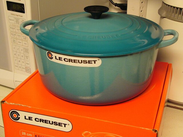 Le Creuset Caribbean Blue.JPG