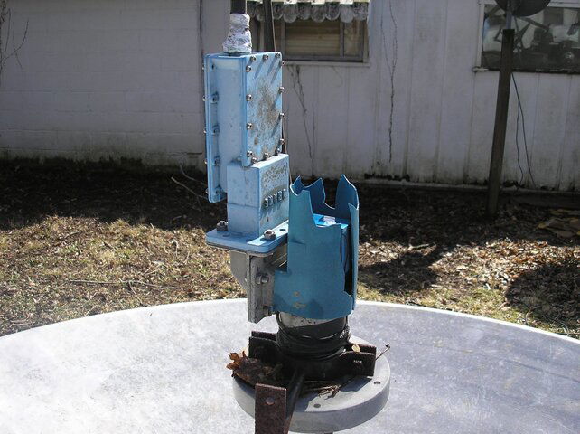 closeup LNB .JPG