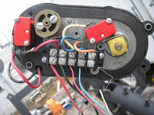 motor cover off2 edit.jpg