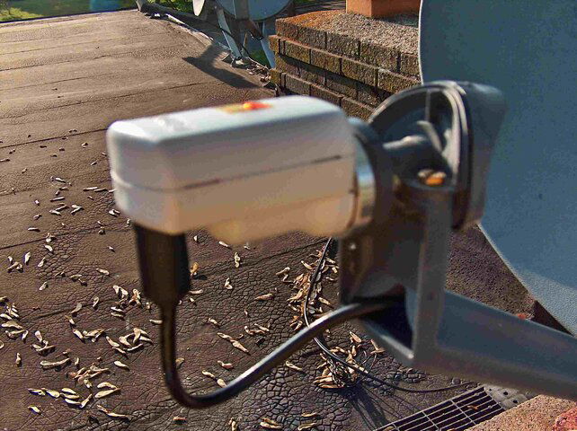 Invacom LNB 001.jpg