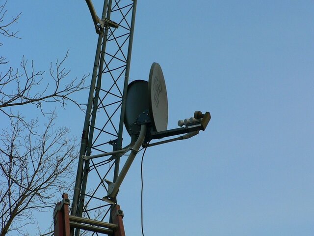 Sat Dish 500 and 1000 on tower2.JPG