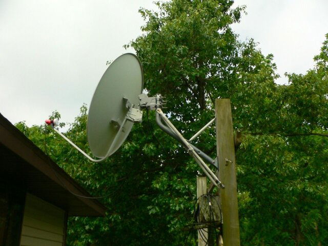 Sat Fortec .9m and HH90.JPG