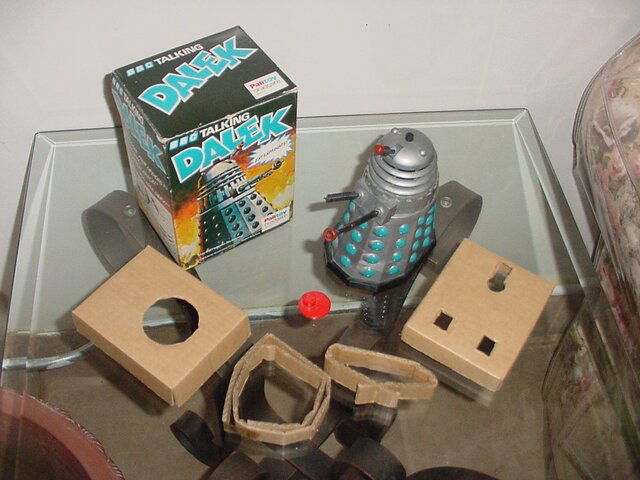 PALITOY TALKING DALEK $96.00 9-03-06.JPG