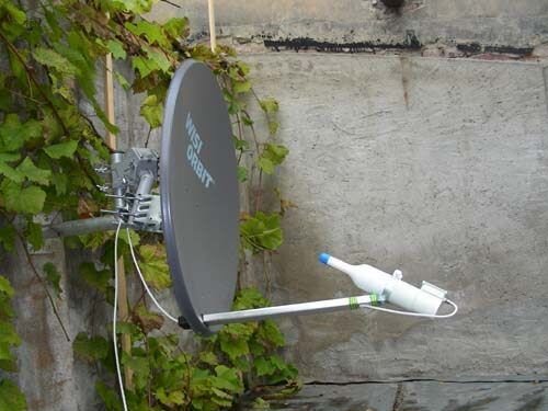 C_LNB on offset dish.jpg