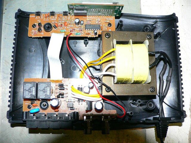 Sat G-Box Guts.JPG