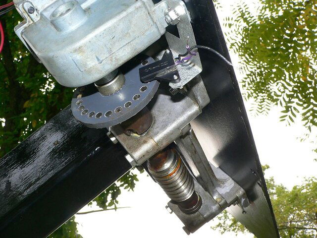 Sat BV 110 Mount Sensor Bracket2.JPG