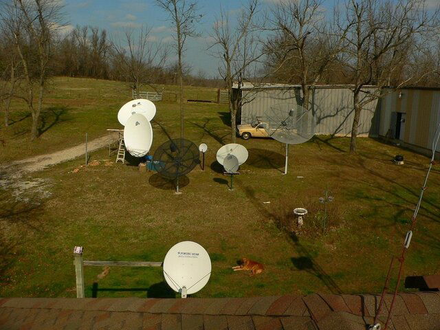 Sat 8 Dish roof view 11-23-09.JPG