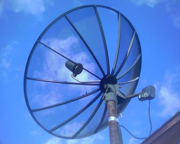 Sat Dish 2.jpg