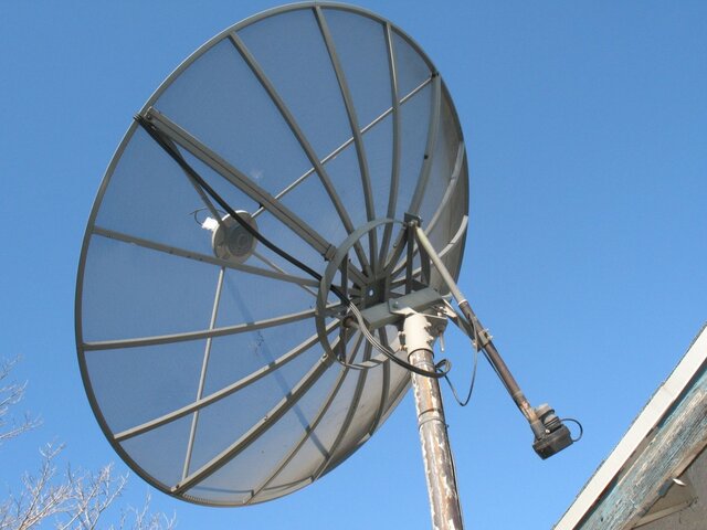 7.5ft C Band dish 003.jpg