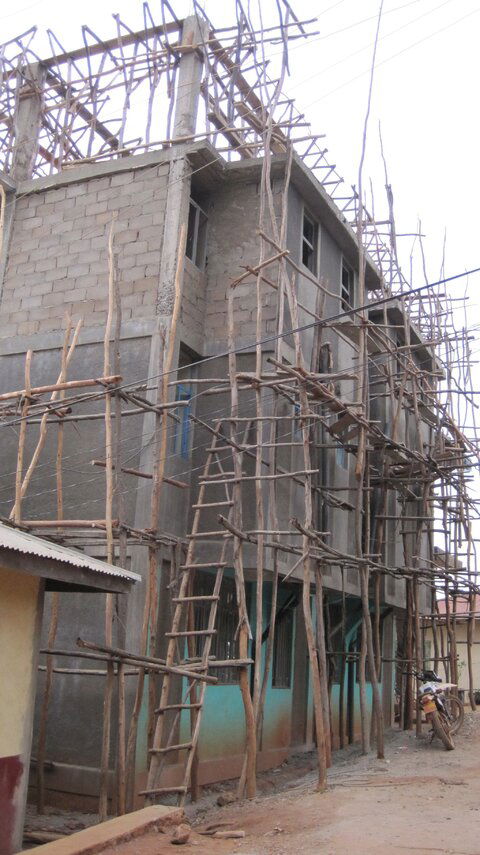 Hotel we stayed at in Gimbie.JPG