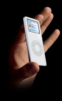 ipodnanohand20050907.jpg