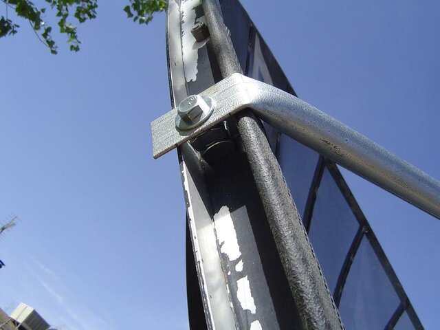 feed_poles s10.JPG