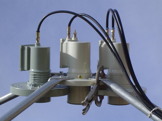 3xLNB_clamp m03.JPG