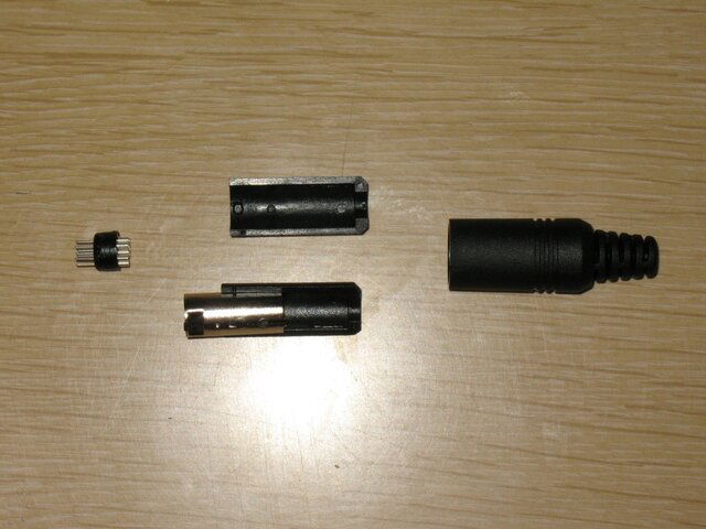 Cyberhome 5.1 AC3 decoder & Klipsch plug 006.jpg