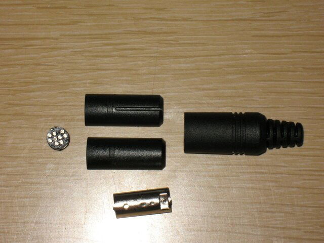 Cyberhome 5.1 AC3 decoder & Klipsch plug 009.jpg