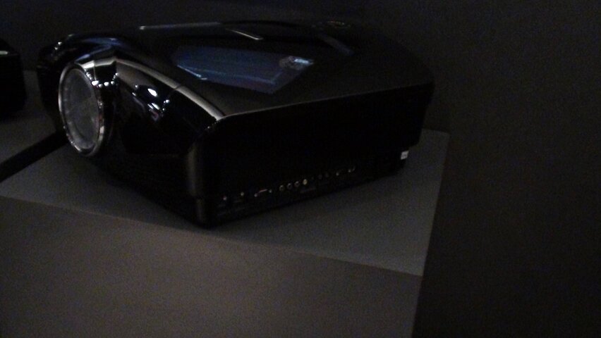 mitsubitsi HC9000 side 2.JPG