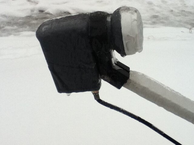 Ice Covered LNB 002.JPG
