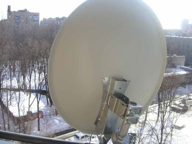 Motor Dish on balcony rail.jpg