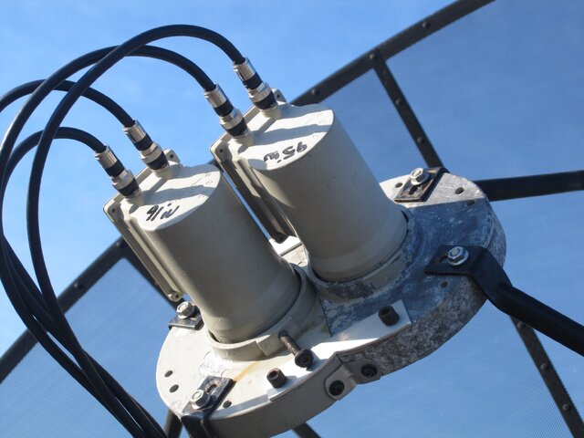 sateliite two lnb 001.JPG