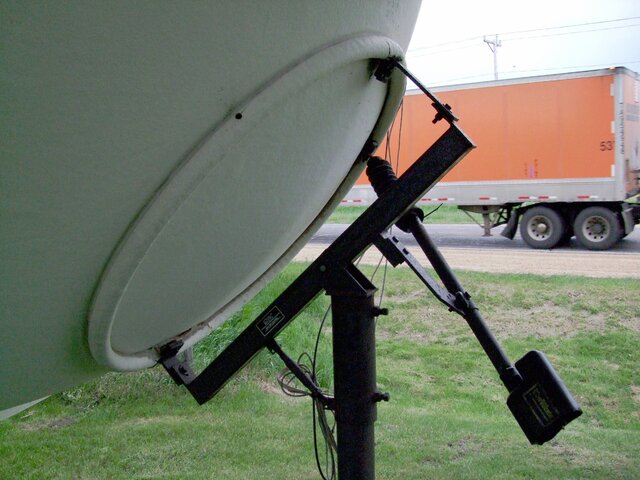 Satellite Dish 004.JPG