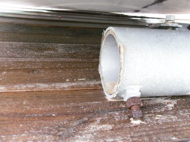 Broken welds 2.JPG