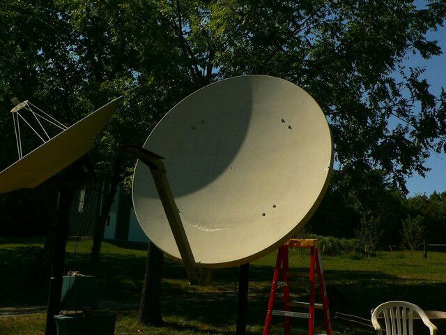 Sat Prod 1.8 Reflector on frame front.JPG