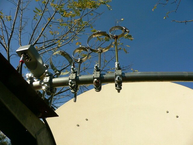 Sat Prod 1.8 Multi-LNBF Holder Closeup.JPG