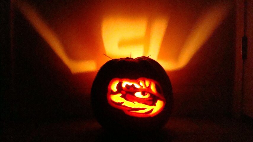 Eye of the Tiger Jackolantern 006.jpg