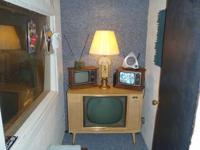 RCA ROOM FULL.jpg