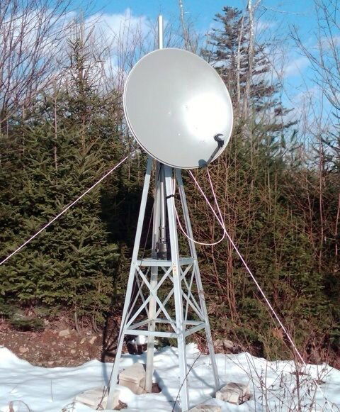 6-foot Tower with ku-band Dish_small.jpg