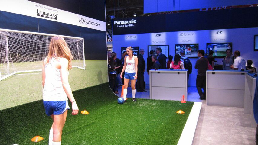 Panasonic demo girls.JPG