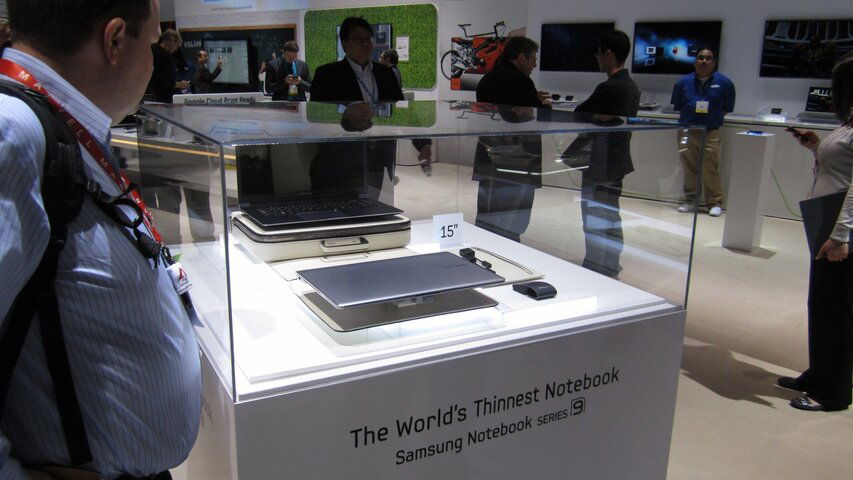 Samsung Series 9 notebook 15.JPG