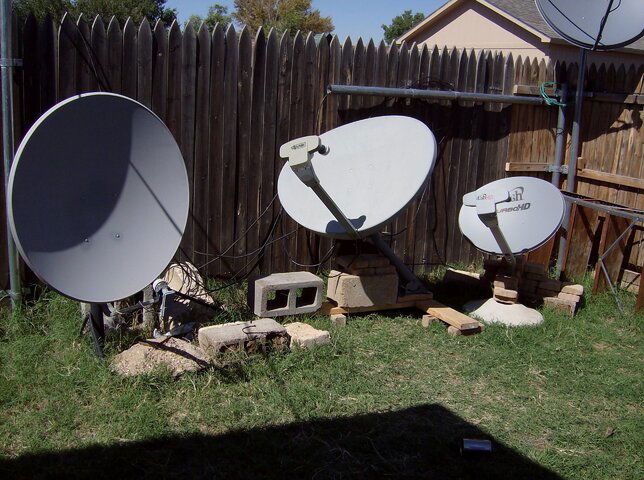 Dish-Primestar install 002.JPG Dish-Primestar install 002.JPG