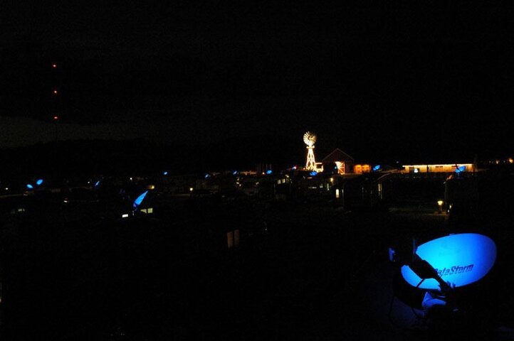 DS04BlueLights.jpg