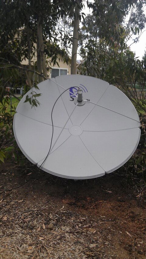 Dish mounted and aligned1.jpg Dish mounted and aligned1.jpg