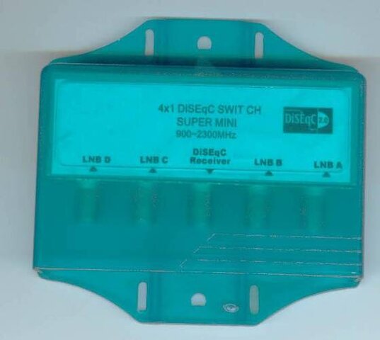 Diseqc_switch_with_bright_plastic_cover.jpg