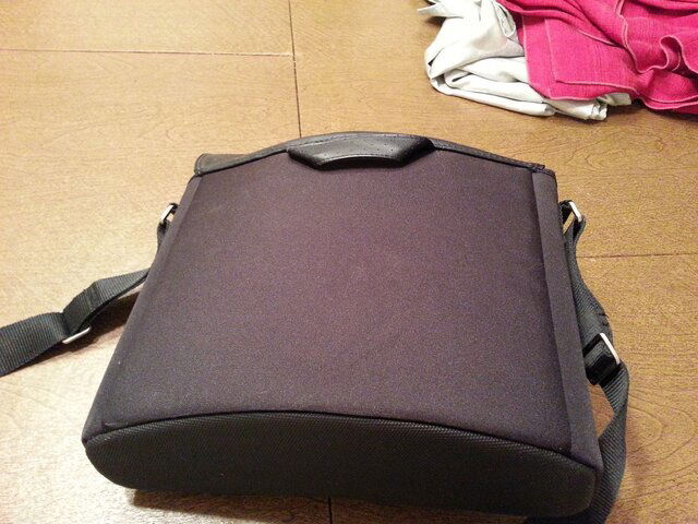 bose-bag-back.jpg