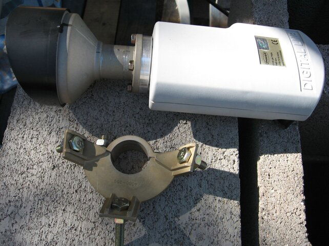 feed LNB and bracket.jpg