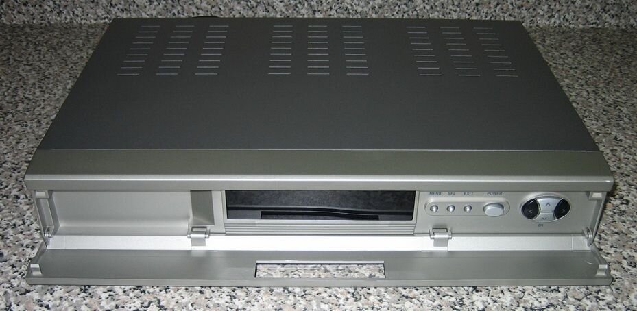 accurian-hts6000-ota-hdtvtuner-002.jpg