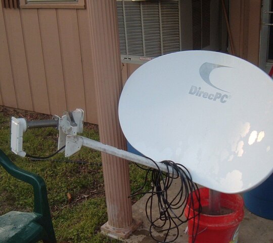 FTA Dish in 5 Gallon Bucket minus LNB Shield.jpg